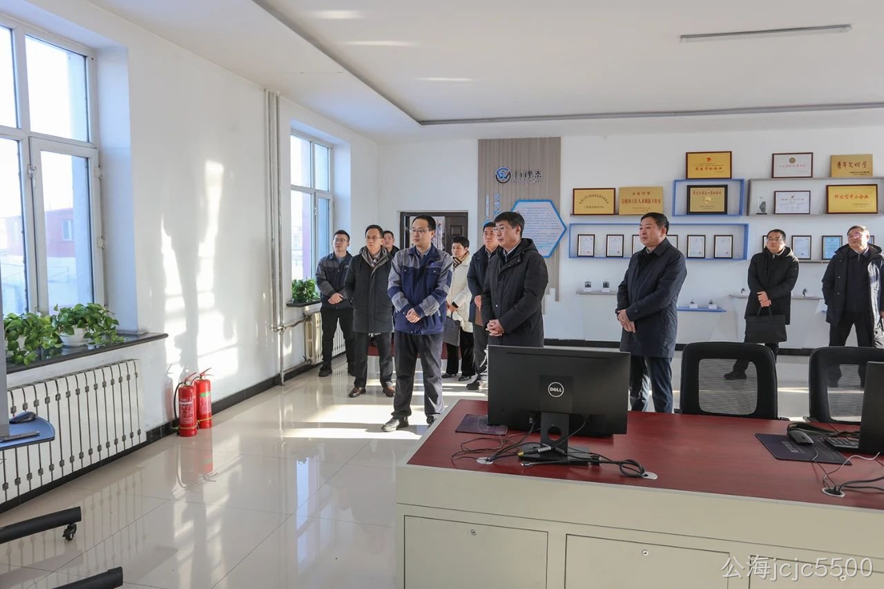 七台河市市委副书记、市长张涛莅临公海jcjc5500调研(图1) 七台河市市委副书记、市长张涛莅临公海jcjc5500调研(图1)