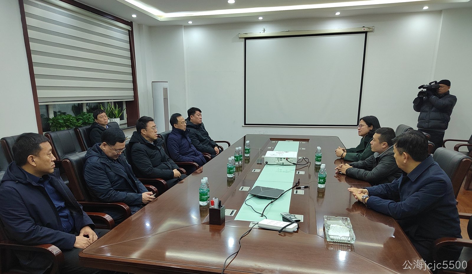 七台河市市委副书记、市长李兵莅临公海jcjc5500调研(图1) 七台河市市委副书记、市长李兵莅临公海jcjc5500调研(图1)